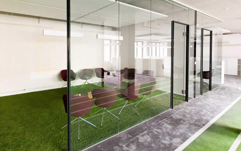 flexible Glaswand Besprechungsraum