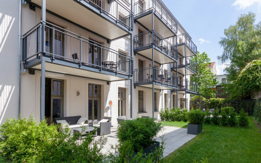 Balkone und Terrassen Hoffassade