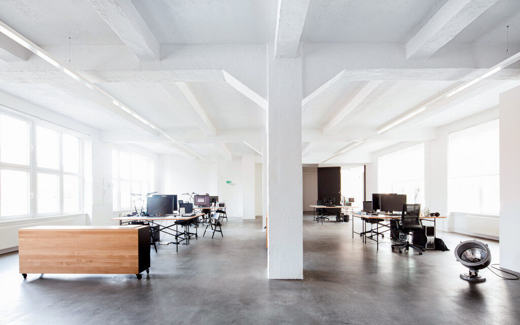 Open space moderne Büroeinrichtung heller Raum