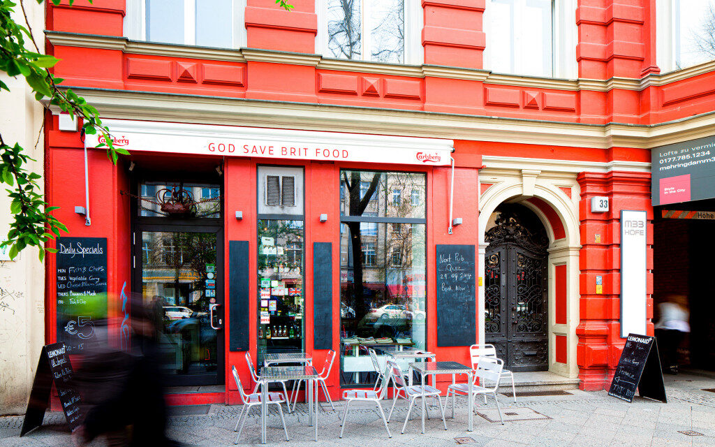 Außenbereich Restaurant klassizistische Fassade